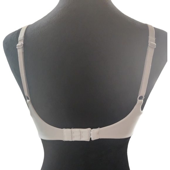 Wacoal How Perfect Wire Free T-Shirt Bra 32D in Light Blue - Picture 3 of 9